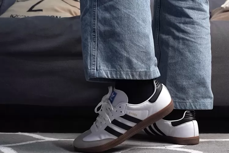 Sepatu Adidas